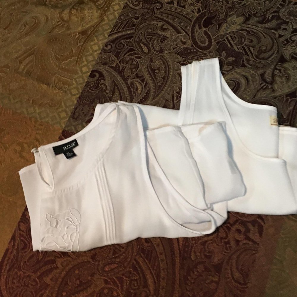 White Women’s Sleeveless Tank & Shell Top Set - Classic Casual